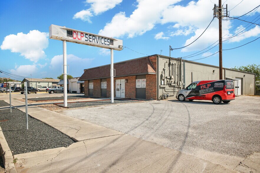 More Photos Of 8402 Speedway Dr, San Antonio Warehouse For Sale