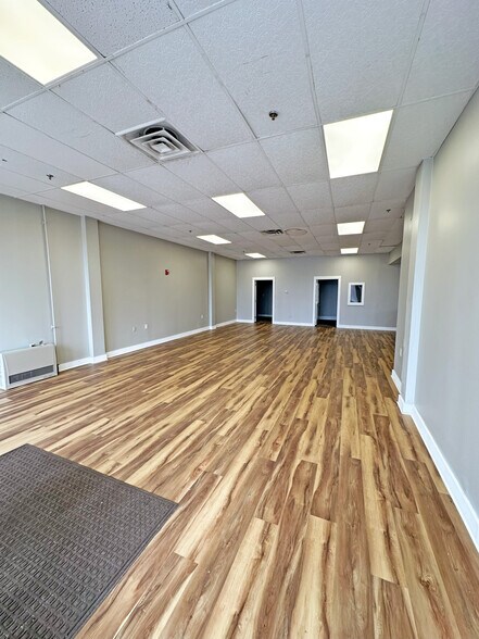 More Photos Of 13-17 Washington St, Sanford Apartments For Lease