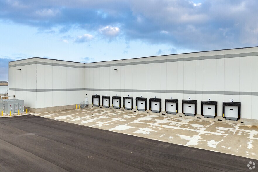 More Photos Of 20 Ironside, Brampton Unknown For Lease