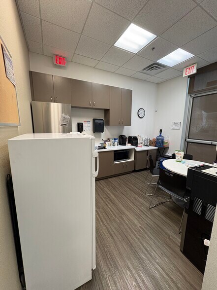 More Photos Of 7373-7375 Peak Dr, Las Vegas Medical For Sale