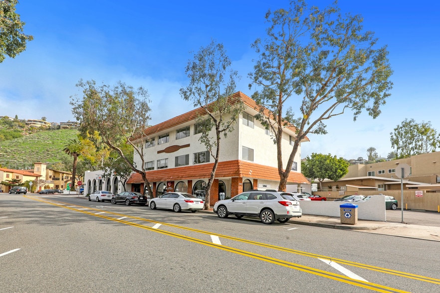 More Photos Of 465 Forest Ave, Laguna Beach Loft Creative Space For Lease