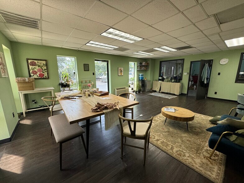 More Photos Of 632 Ralph Ablanedo Dr, Austin Showroom For Lease