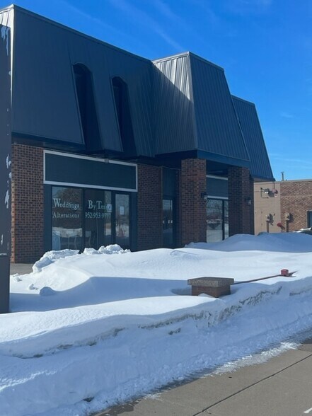 More Photos Of 7600 147th St W, Apple Valley Freestanding For Sale