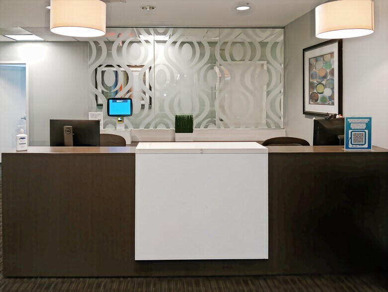 More Photos Of 20801 Biscayne Blvd, Aventura Coworking Space