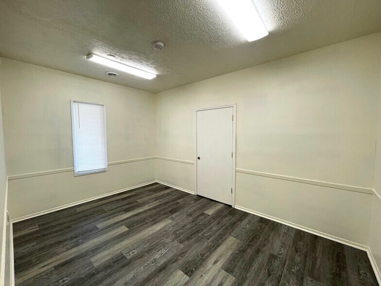 More Photos Of 6947 Promway Ave NW, North Canton Office For Lease