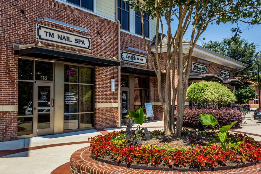 More Photos Of 4040 Ed Dr, Raleigh Storefront Retail Office For Lease
