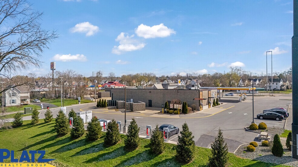 More Photos Of 420 S State St, Girard Restaurant For Lease
