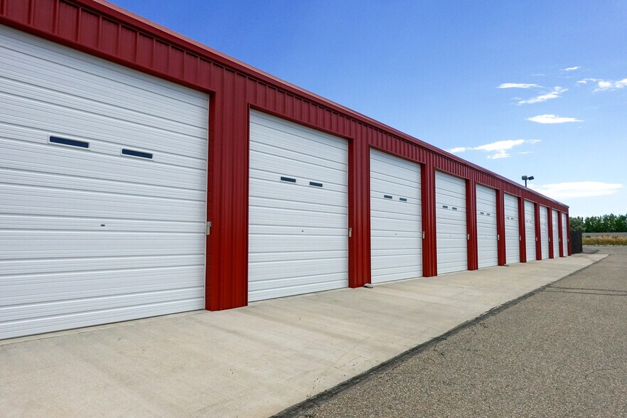 More Photos Of 4075 Camelot Cir, Longmont Self Storage For Lease