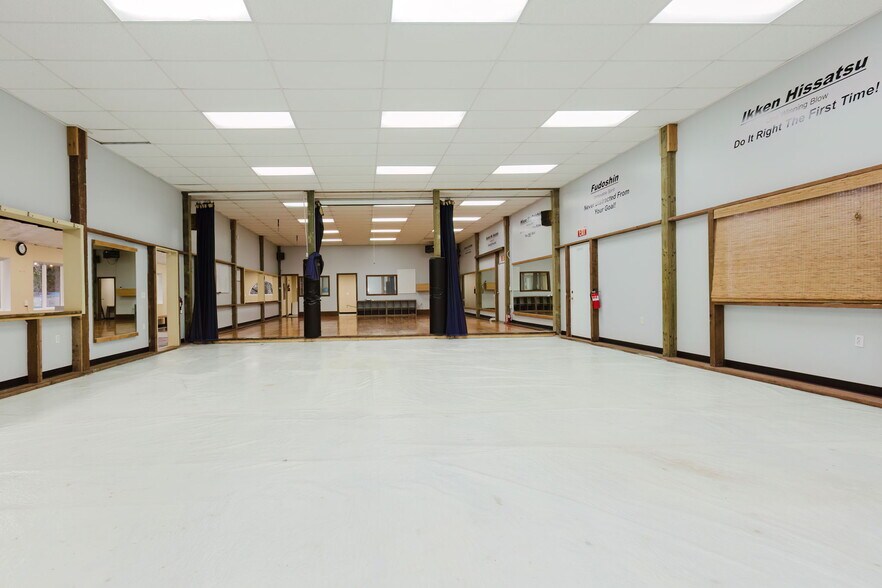 More Photos Of 4560 SE Mile Hill Dr, Port Orchard Freestanding For Lease