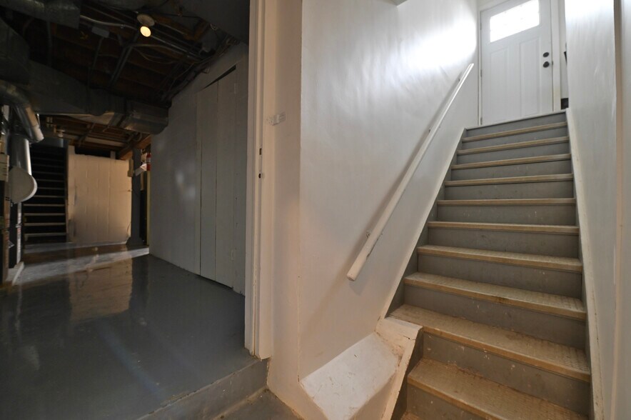 More Photos Of 5519 Northwest Radial Hwy, Omaha Medical For Sale