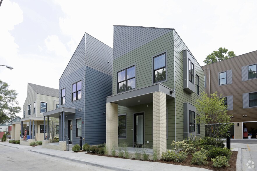 More Photos Of 1059 Wealthy St SE, Grand Rapids Apartments For Lease