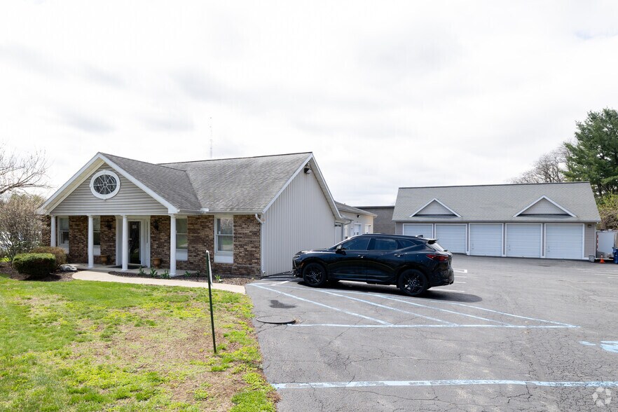 Primary Photo Of 864 Burdeck St, Schenectady Office For Sale