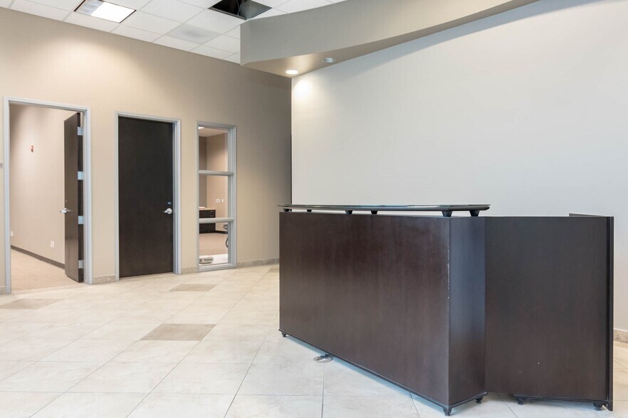 More Photos Of 17270-17272 Golden Valley Pky, Lathrop Office For Sale