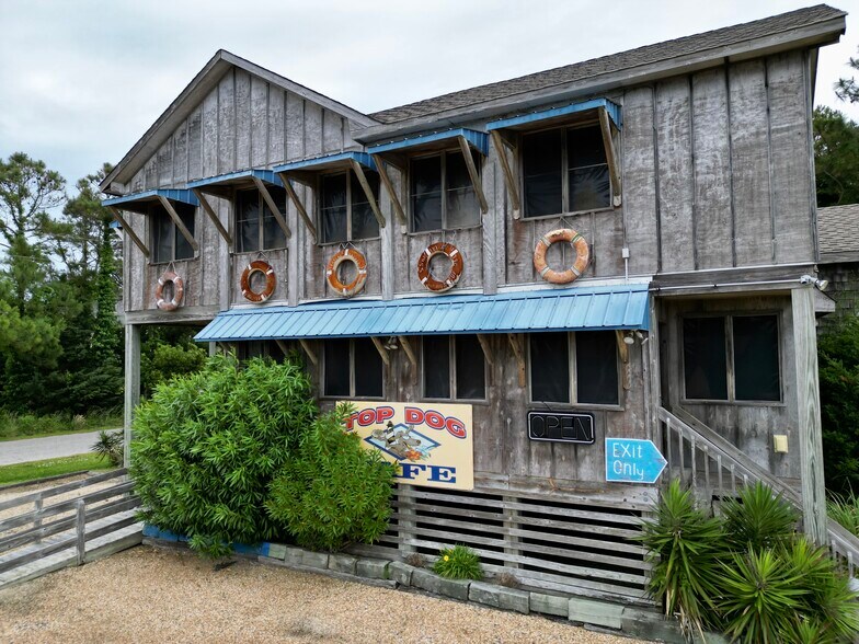 More Photos Of 25202 Island Pines Dr, Waves Restaurant For Sale