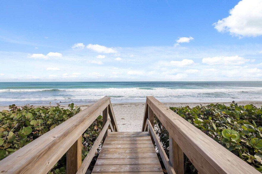 More Photos Of 3034 S A1A Hwy, Melbourne Beach Marina For Sale