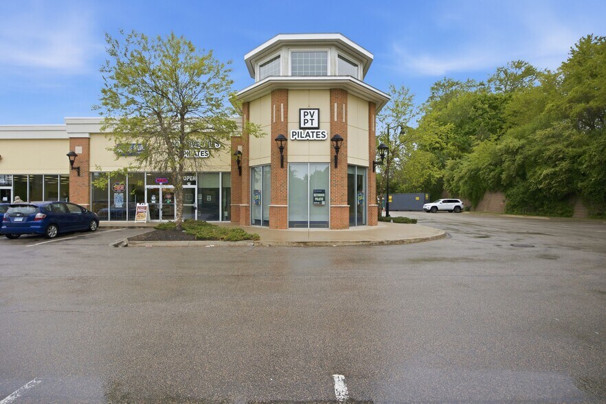 More Photos Of 143 Franklin St, Westerly General Retail For Lease