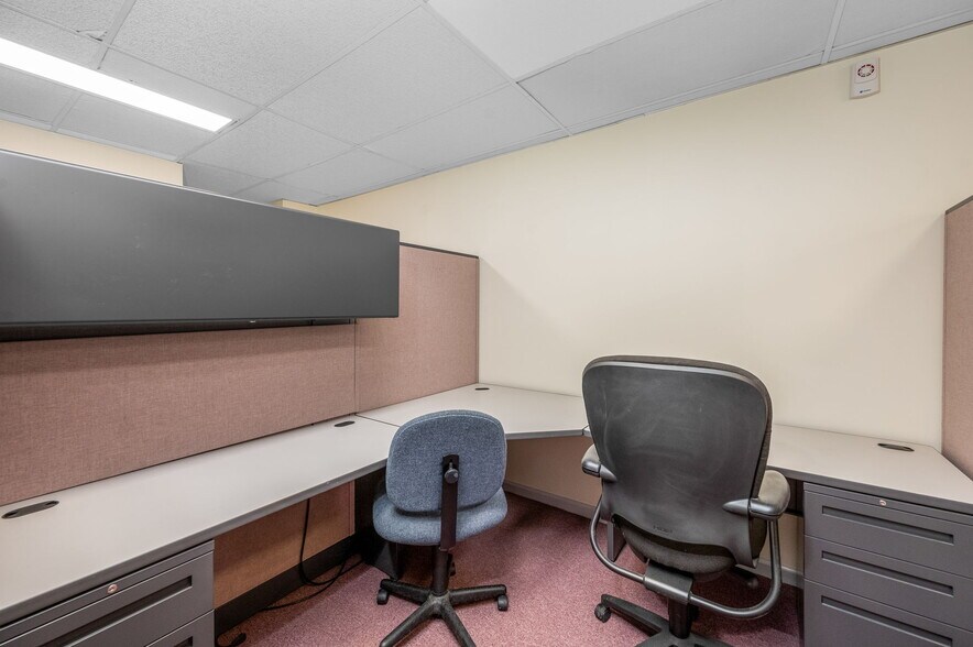 More Photos Of 3519 E Main St, Morgantown Office Residential For Lease