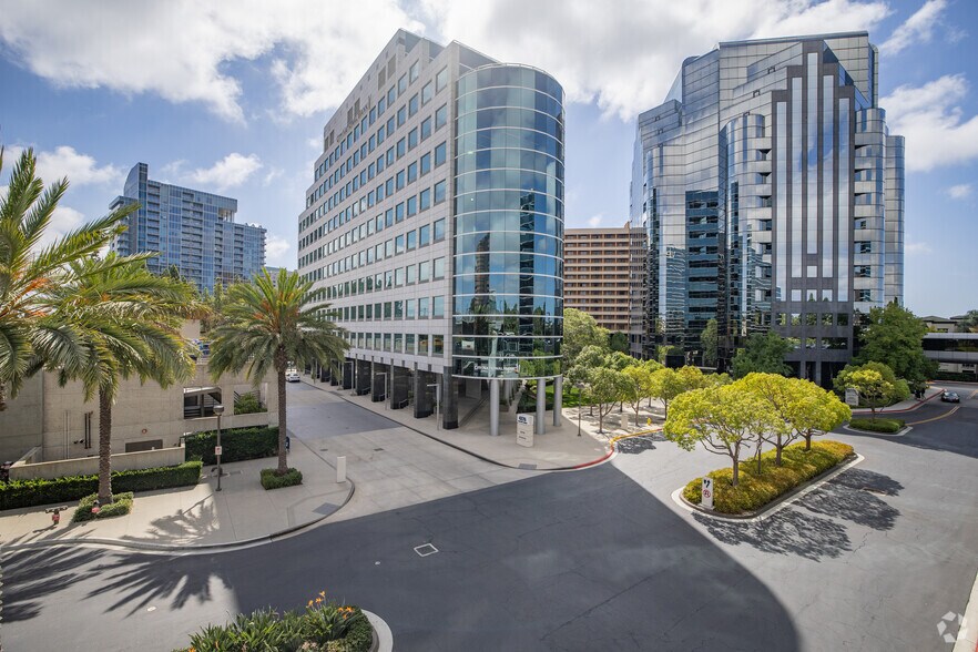 More Photos Of 4275 Executive Sq, La Jolla Office For Lease