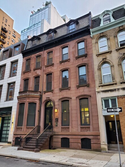 More Photos Of 2112 Walnut St, Philadelphia Office Residential For Sale