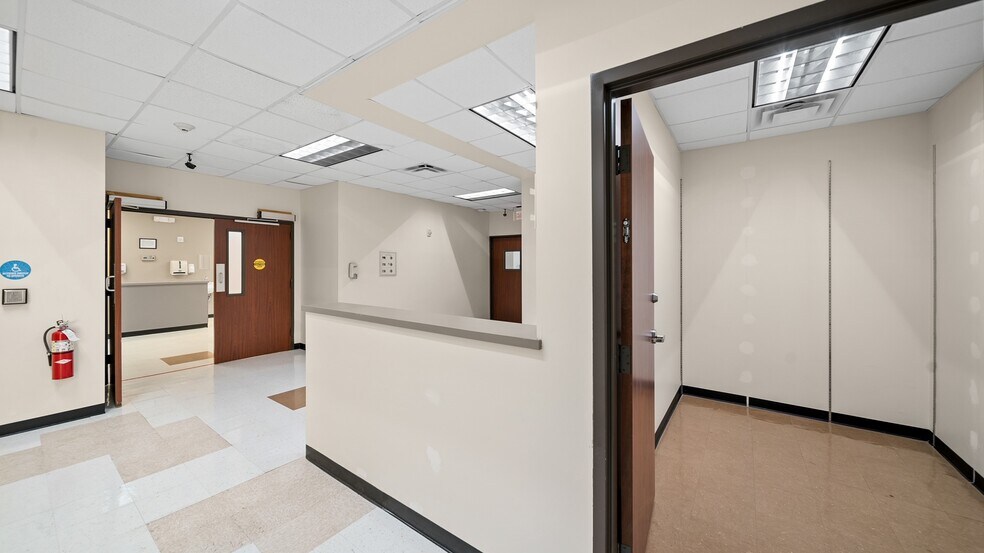 More Photos Of 910 N Highway 146, Baytown Medical For Sale