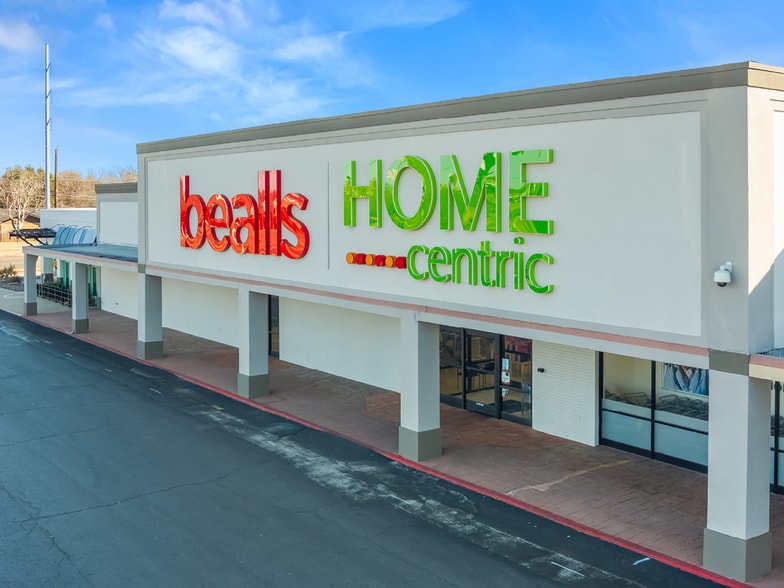 More Photos Of 2805 Southwest Pky, Wichita Falls General Retail For Sale