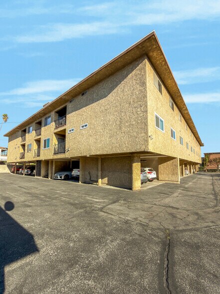 More Photos Of 2101 Vine St, Alhambra Apartments For Sale