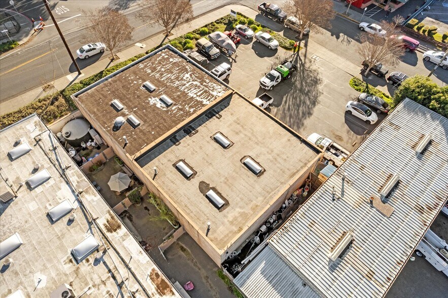 More Photos Of 300-330 Taylor St, Napa General Retail For Sale