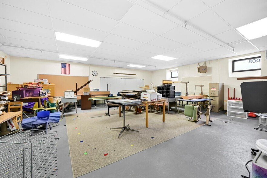 More Photos Of 855 Lincoln Ave, Northampton Office For Sale