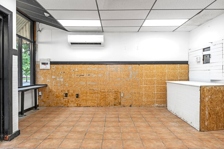 More Photos Of 228 Oakland Ave, Providence Restaurant For Lease