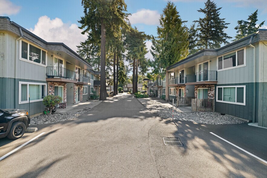 More Photos Of 2615-2631 SE 111th Ave, Portland Apartments For Sale