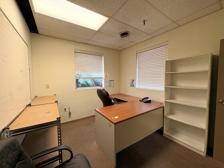 More Photos Of 5 Canale Dr, Egg Harbor Township Manufacturing For Lease