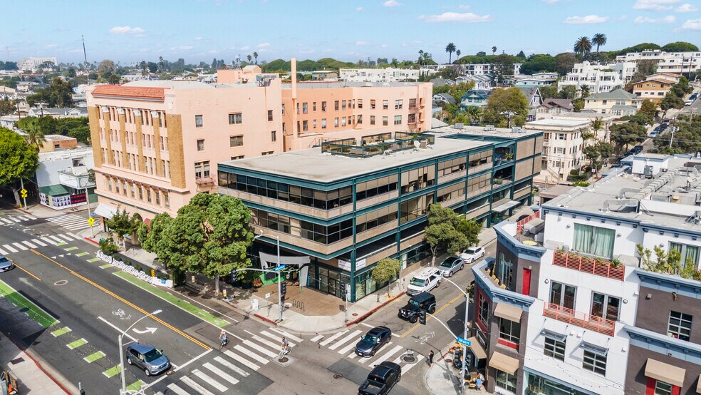 More Photos Of 3015 Main St, Santa Monica Loft Creative Space For Lease