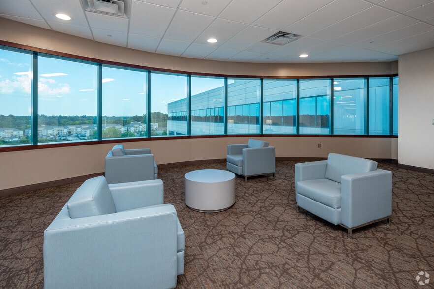 More Photos Of 5651 Frist Blvd, Hermitage Medical For Lease