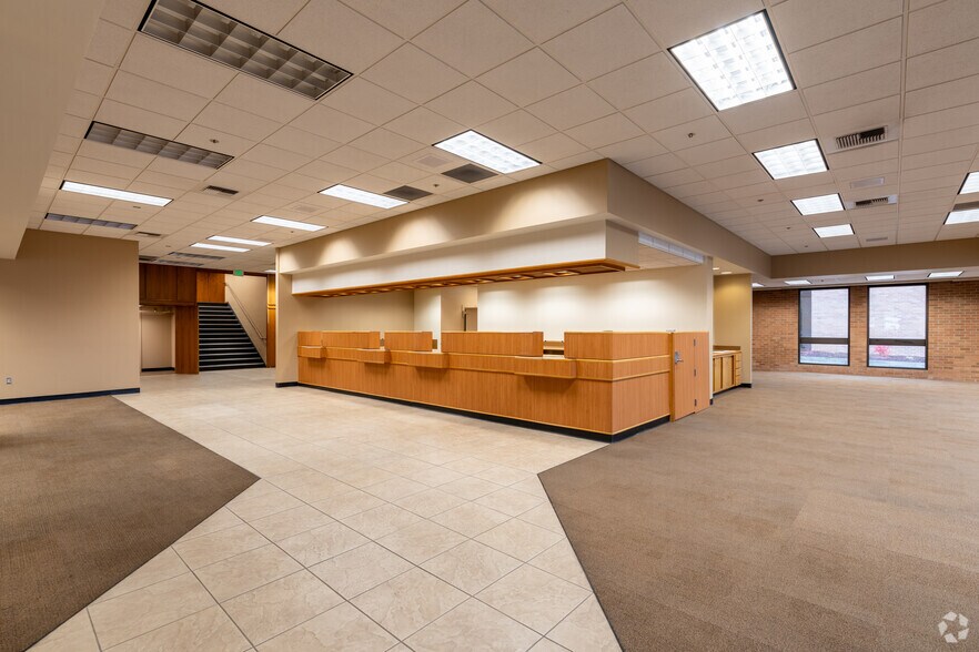More Photos Of 30 S Mission St, Wenatchee Bank For Sale