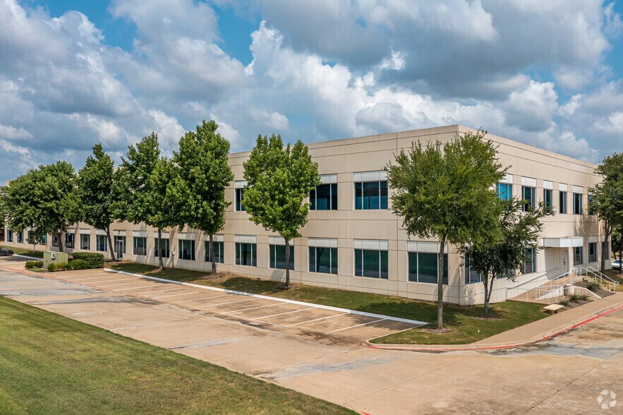 More Photos Of 15100 FAA Blvd, Fort Worth Office For Lease