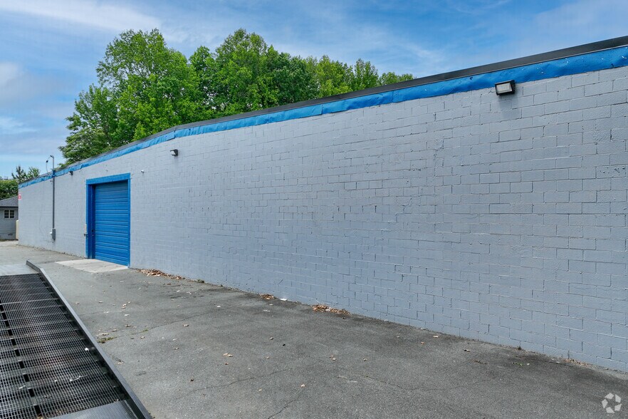 More Photos Of 5709 Robin Wood Ln, Winston-Salem Unknown For Lease