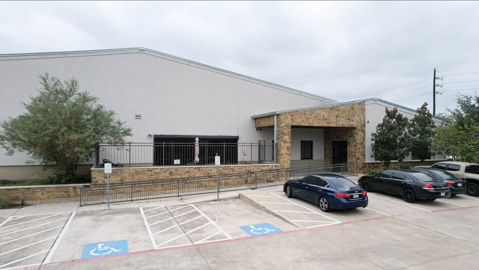 Primary Photo Of 7028 Gessner Rd, Houston Light Distribution For Lease