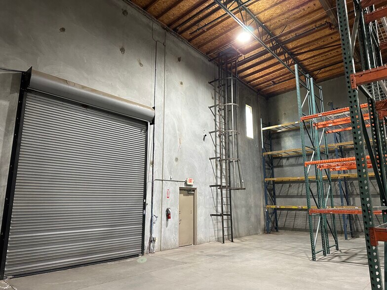 More Photos Of 26475 Summit Cir, Santa Clarita Warehouse For Lease
