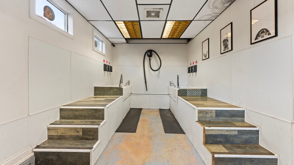 More Photos Of 240 Hwy 101, Bandon Freestanding For Sale