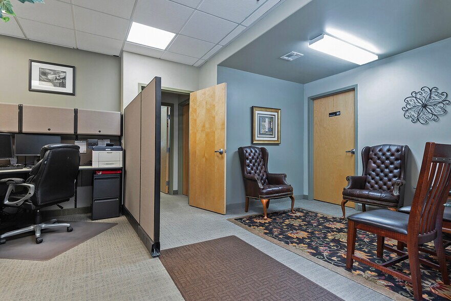 More Photos Of 7370-7430 Creek Rd, Midvale Office For Sale