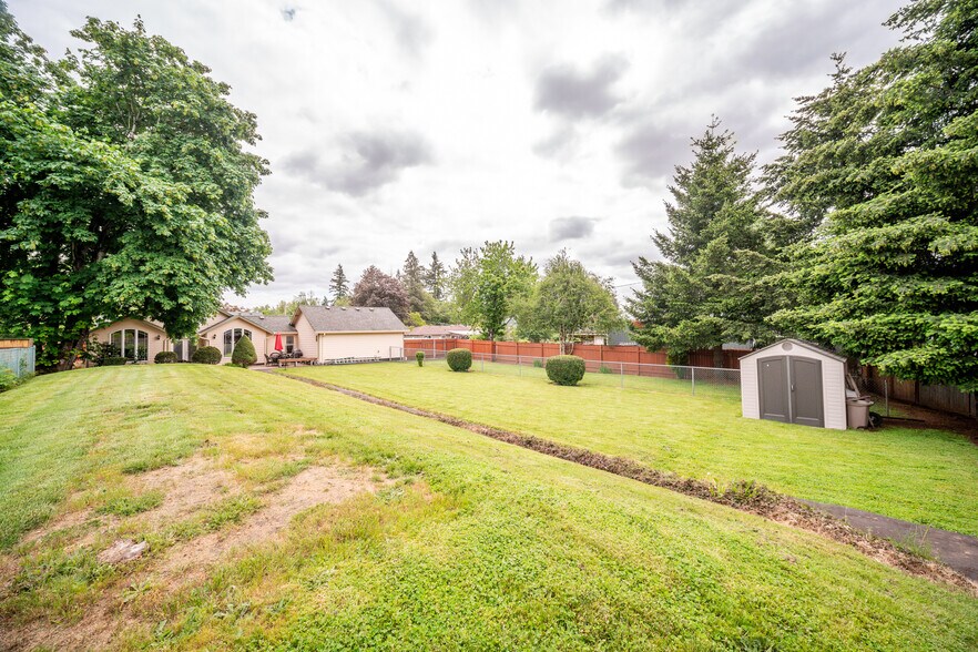 More Photos Of 14547 Thayer Rd, Oregon City Congregate Senior Housing For Sale