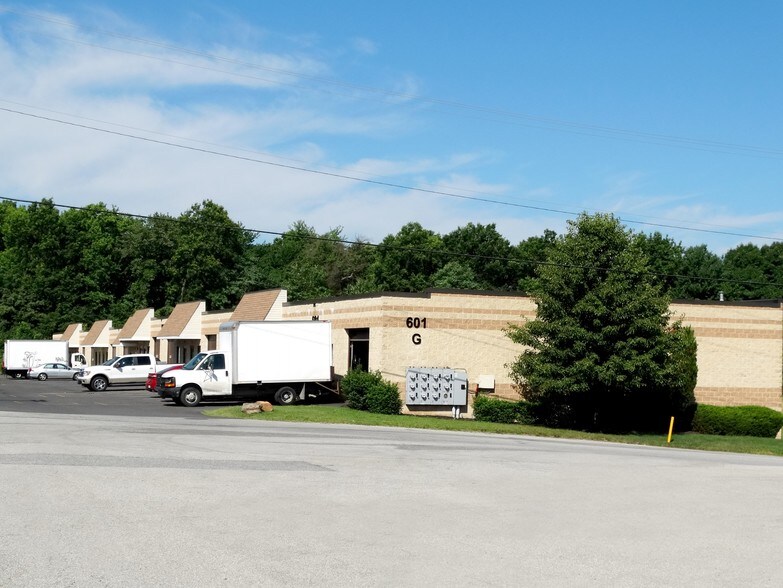 More Photos Of 300 Cornell Dr, Wilmington Flex For Sale