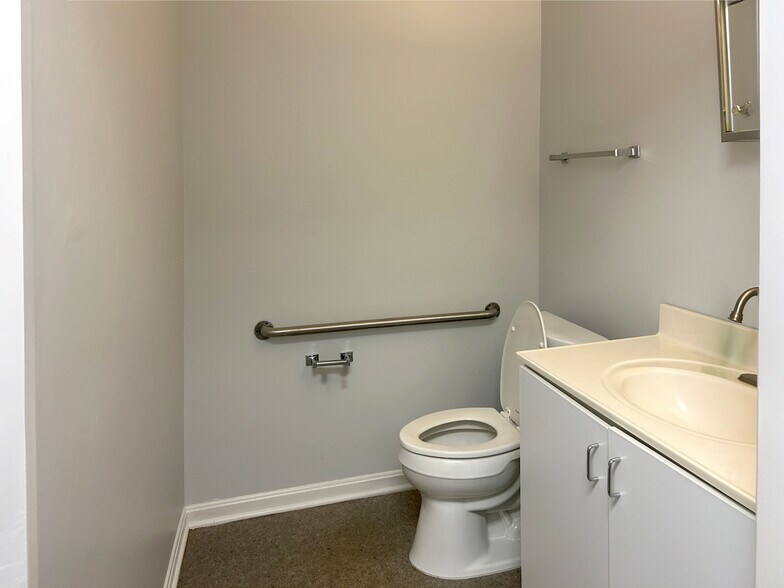 More Photos Of 15801-15811 Crabbs Branch Way, Rockville Office For Sale