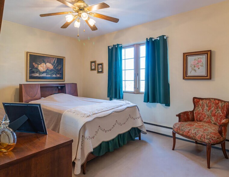 More Photos Of 1718 9th Ave, Moline Apartments For Sale