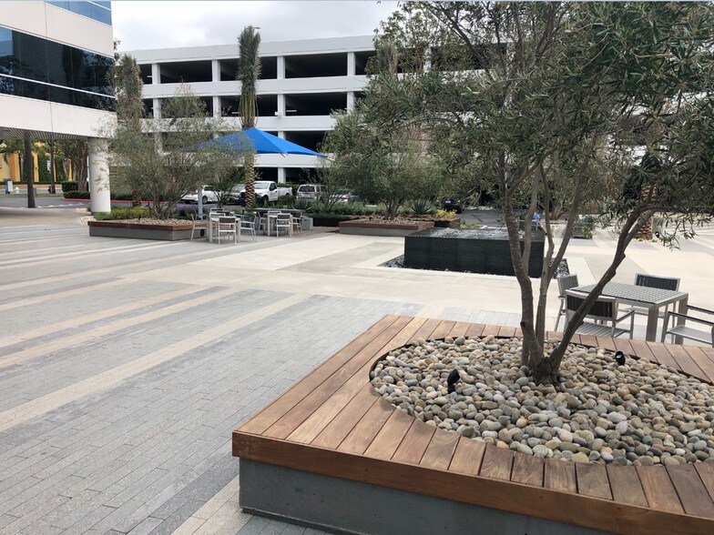 More Photos Of 2670 N Main St, Santa Ana Office For Lease