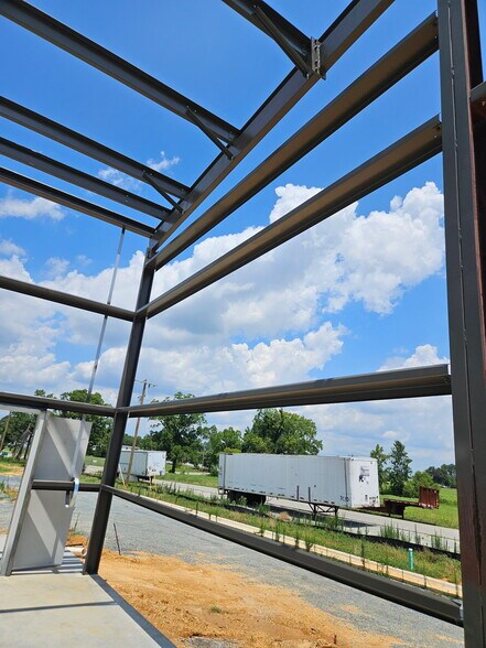 More Photos Of 0 Dinan Rd, Dunn Warehouse For Lease
