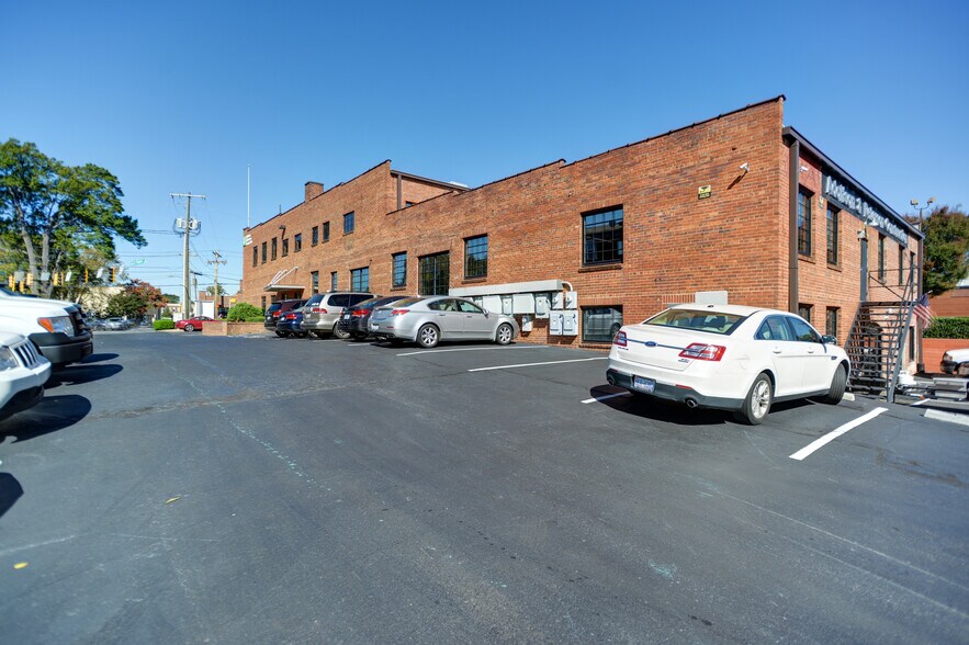 More Photos Of 1447 S Tryon St, Charlotte Office For Lease