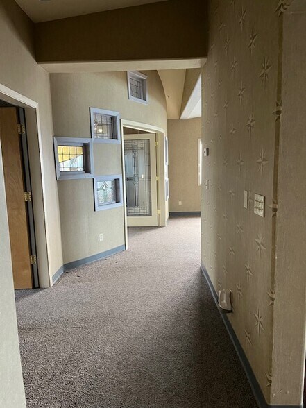 More Photos Of 3351 Lake Tahoe Blvd, South Lake Tahoe Office Residential For Lease