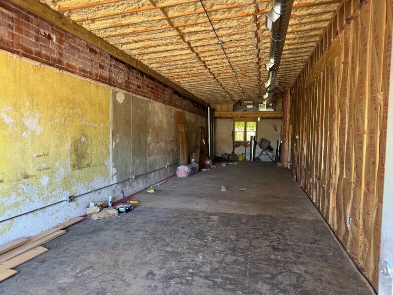 More Photos Of 203-235 E Pickens Rd, Pea Ridge Freestanding For Sale