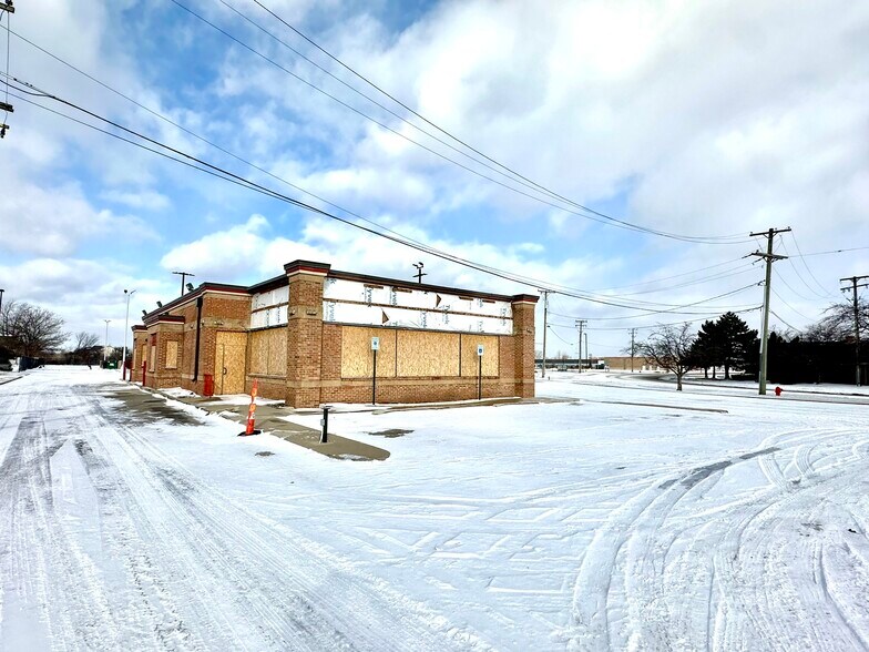 More Photos Of 18902 Northline Rd, Southgate Fast Food For Sale